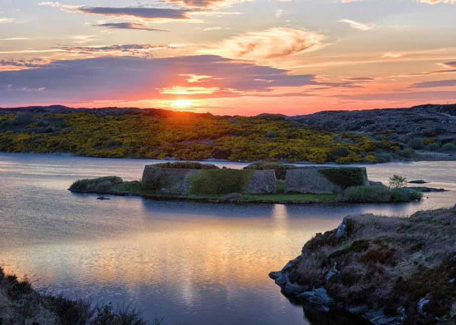 Апартаменты Dungloe Lakeside Lodging Экстерьер фото