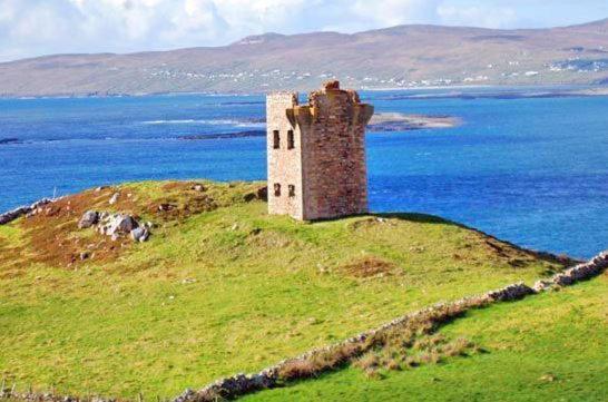 Апартаменты Dungloe Lakeside Lodging Экстерьер фото