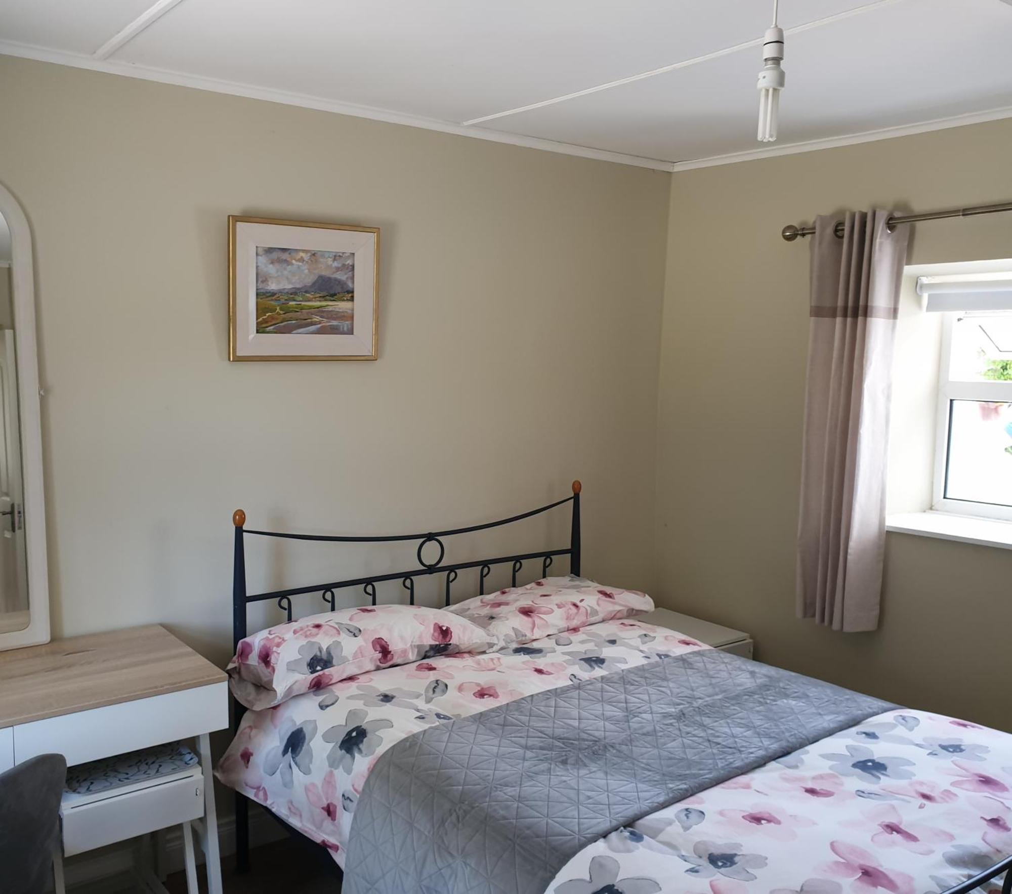 Апартаменты Dungloe Lakeside Lodging Экстерьер фото